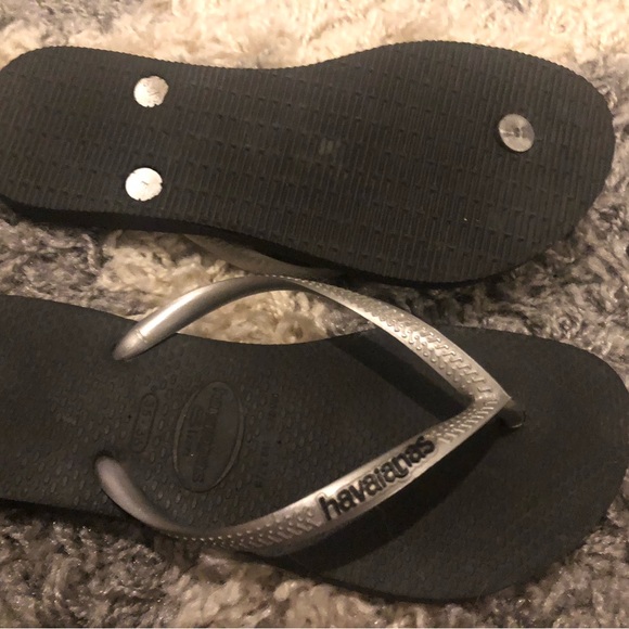 Gap and Havaianas flip flops - Picture 7 of 7